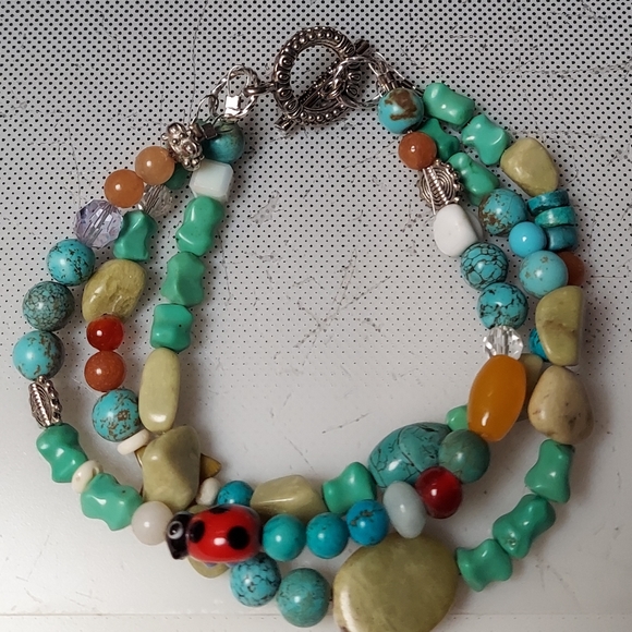 Lucky lady bug turquoise gem bracelet 3 strands of color - Picture 4 of 4